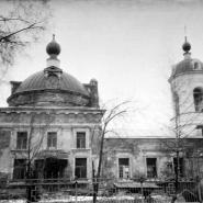 Церковь Троицкая. Фотография примерно 1993 года. (фото Андрея Агафонова)